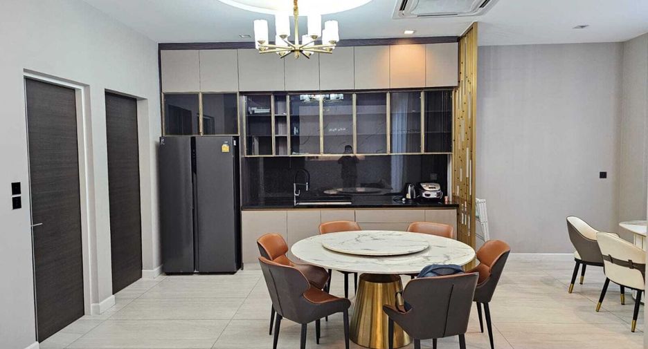 For rent 4 bedrooms house in Suan Luang, Bangkok