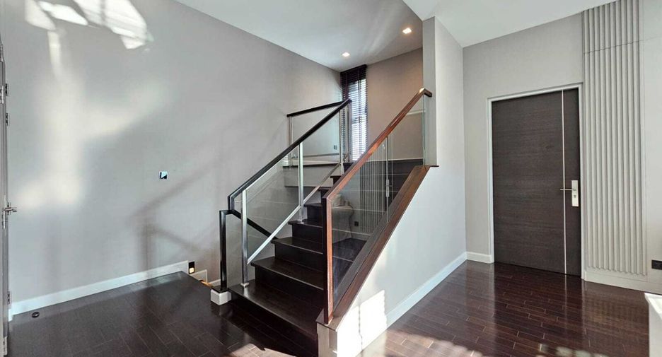 For rent 4 bedrooms house in Suan Luang, Bangkok