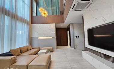 For sale 4 bedrooms house in Suan Luang, Bangkok