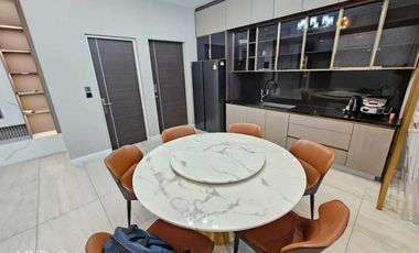 For sale 4 bedrooms house in Suan Luang, Bangkok
