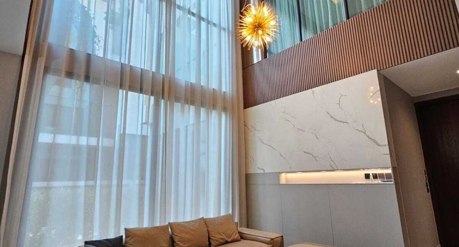 For sale 4 bedrooms house in Suan Luang, Bangkok