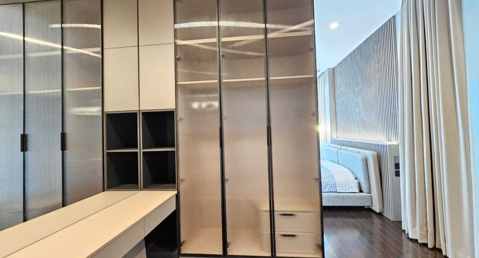 For sale 4 bedrooms house in Suan Luang, Bangkok
