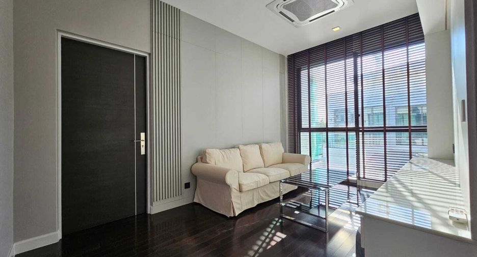 For sale 4 bedrooms house in Suan Luang, Bangkok