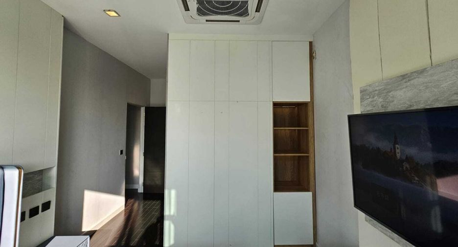 For sale 4 bedrooms house in Suan Luang, Bangkok