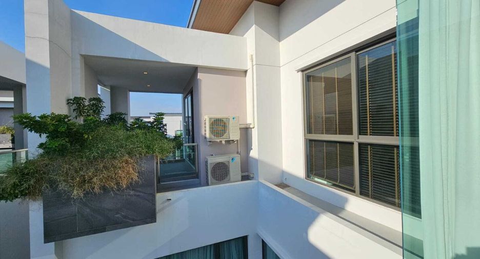 For sale 4 bedrooms house in Suan Luang, Bangkok
