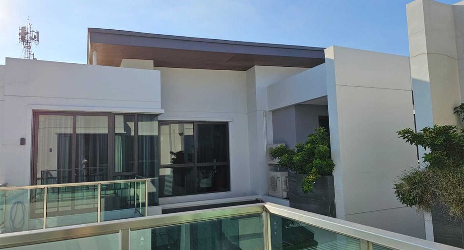 For sale 4 bedrooms house in Suan Luang, Bangkok