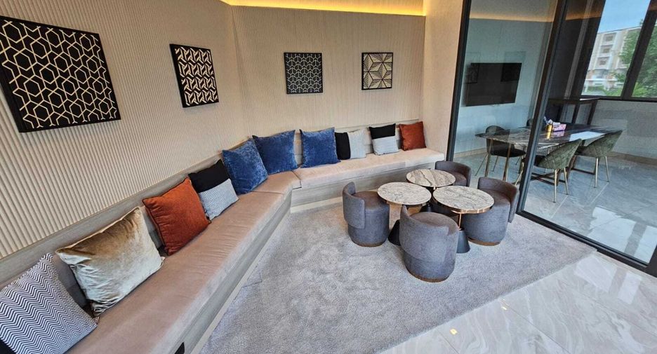 For sale 4 bedrooms house in Suan Luang, Bangkok