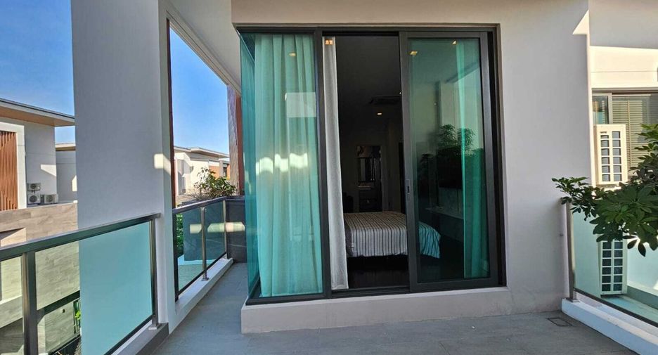 For sale 4 bedrooms house in Suan Luang, Bangkok