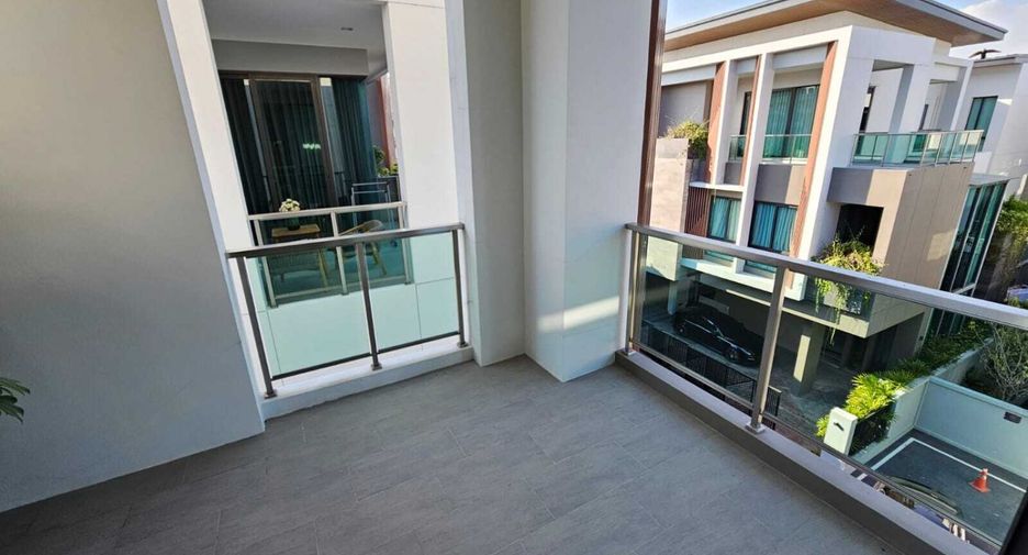 For sale 4 bedrooms house in Suan Luang, Bangkok