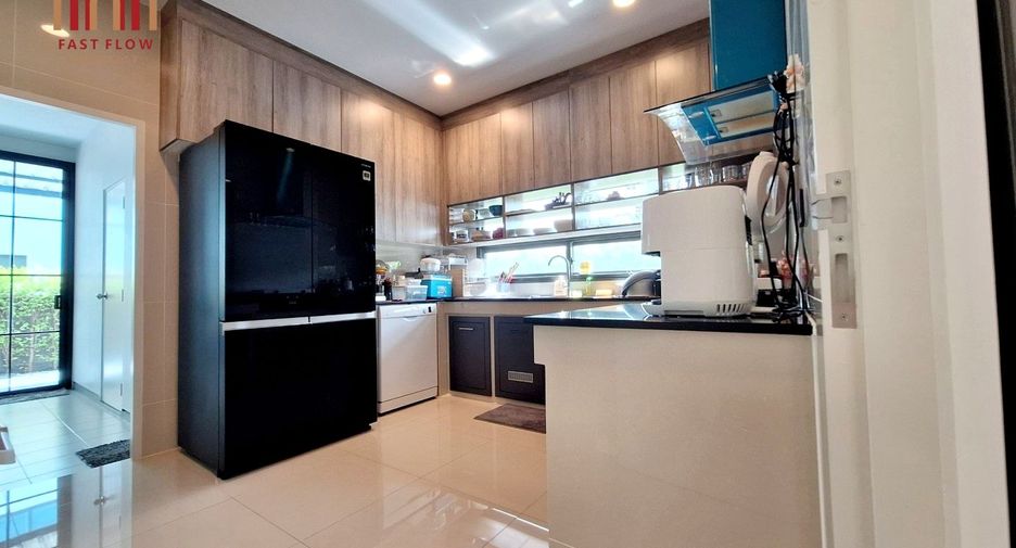 For sale 3 bedrooms house in Thawi Watthana, Bangkok