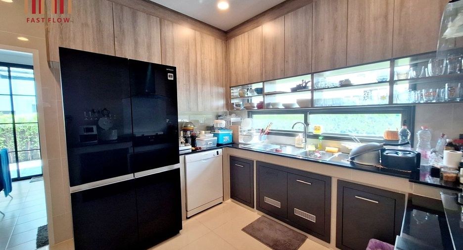 For sale 3 bedrooms house in Thawi Watthana, Bangkok