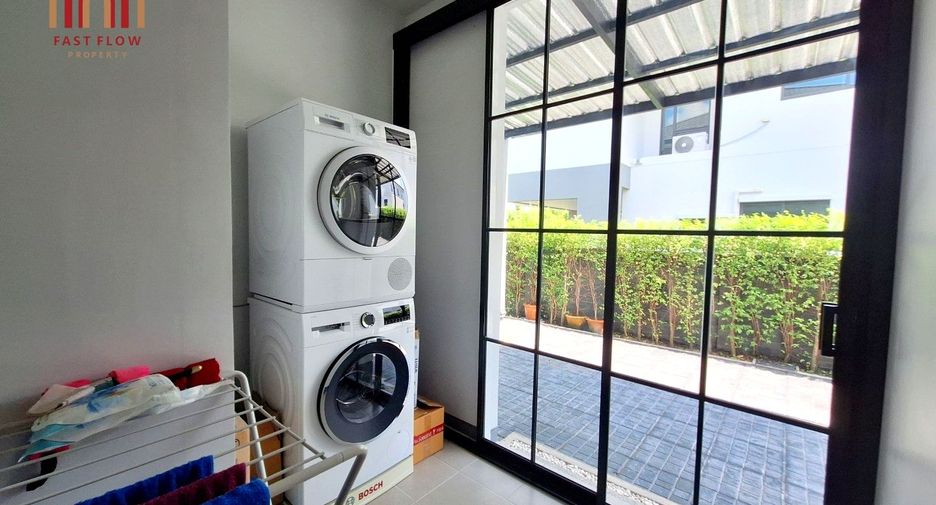 For sale 3 bedrooms house in Thawi Watthana, Bangkok