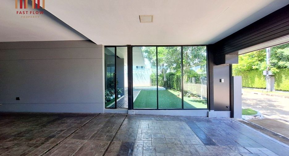 For sale 3 bedrooms house in Thawi Watthana, Bangkok