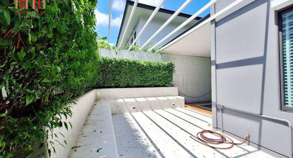 For sale 3 bedrooms house in Thawi Watthana, Bangkok