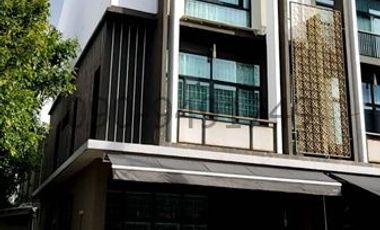 For sale 3 bedrooms townhouse in Mueang Nonthaburi, Nonthaburi