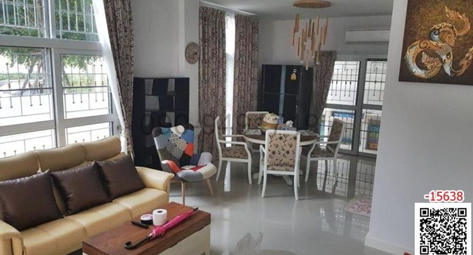 For rent 3 bedrooms townhouse in Mueang Nonthaburi, Nonthaburi