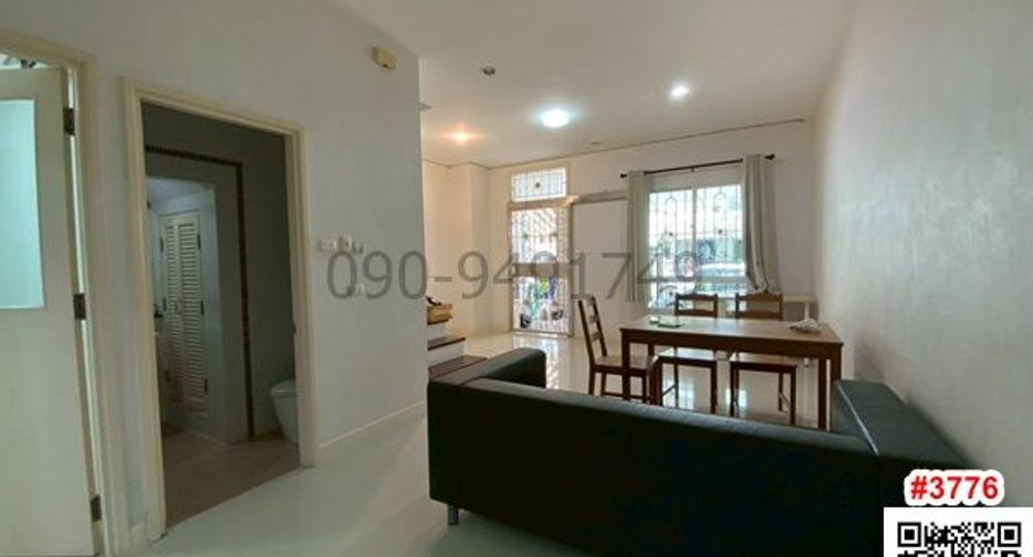 Casa adosada en alquiler de 3 habitaciones en Bangkok Yai, Bangkok