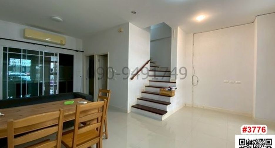 Casa adosada en alquiler de 3 habitaciones en Bangkok Yai, Bangkok