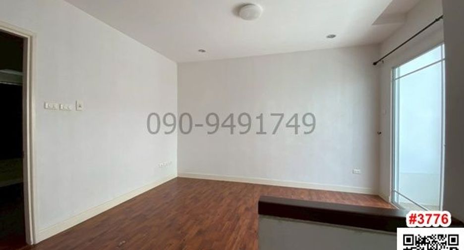 Casa adosada en alquiler de 3 habitaciones en Bangkok Yai, Bangkok