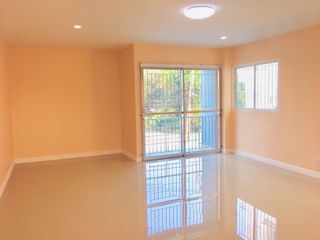 Reihenhaus zur Miete mit 3 Zimmer in Huai Khwang, Bangkok