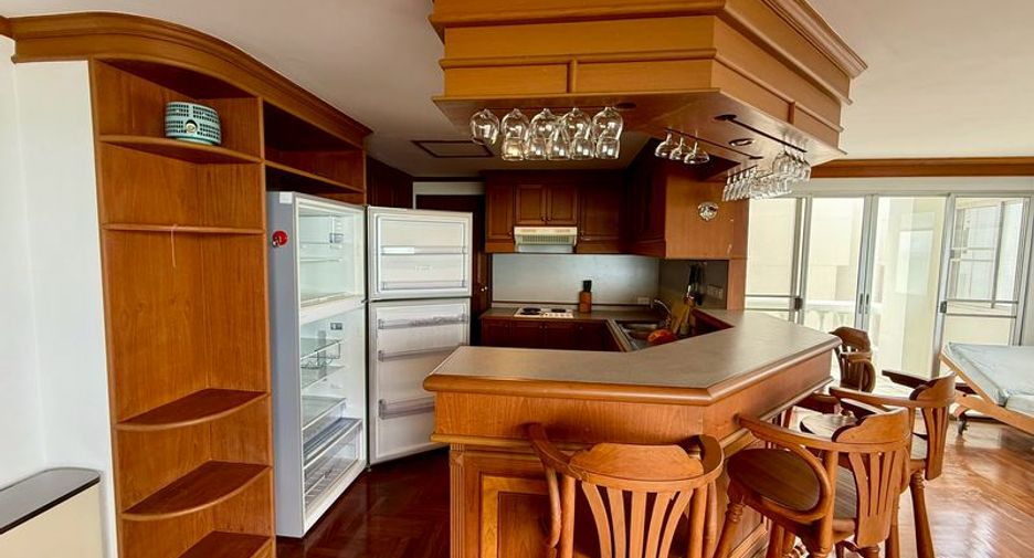 For sale 4 bedrooms condo in Bang Lamung, Chonburi