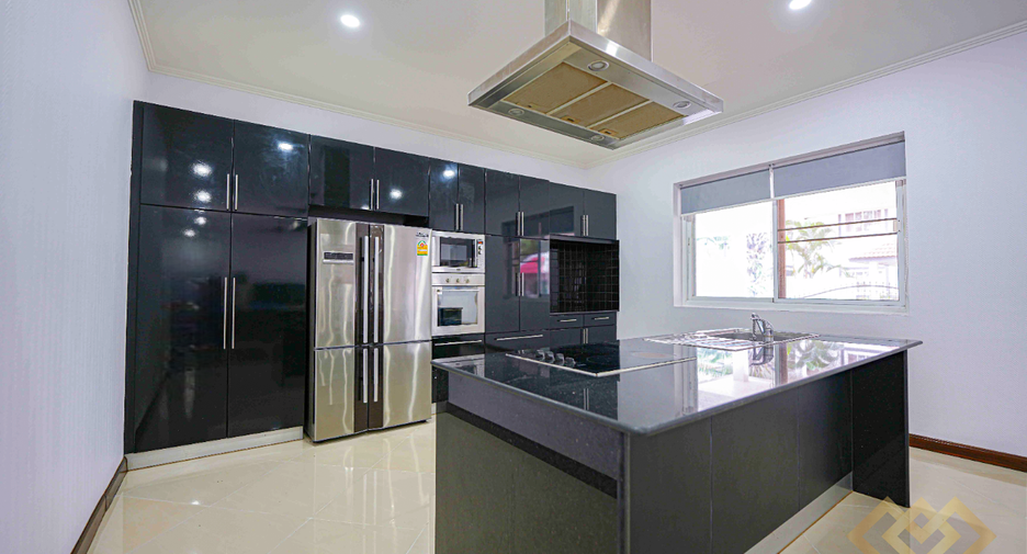 For sale 3 ベッドルーム house in Bang Lamung, Chonburi