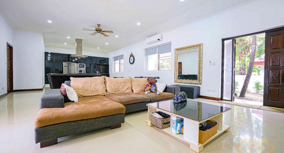 For sale 3 ベッドルーム house in Bang Lamung, Chonburi