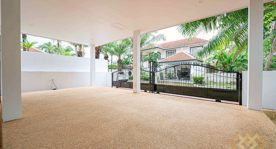 For sale 3 ベッドルーム house in Bang Lamung, Chonburi