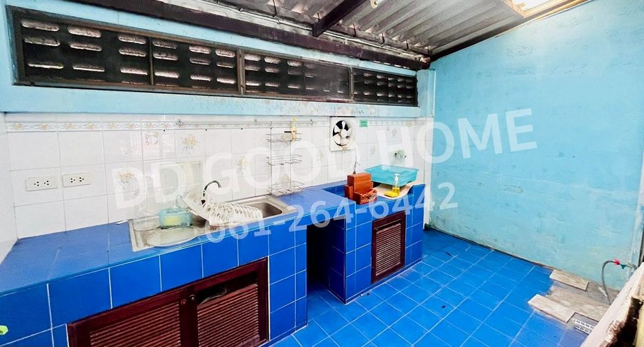 Продажа 3 спальни таунхаус в Bang Bua Thong, Нонтабури
