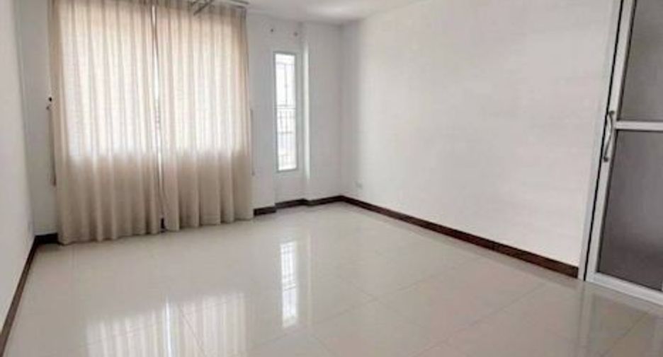 For sale 4 bedrooms house in Mueang Samut Sakhon, Samut Sakhon