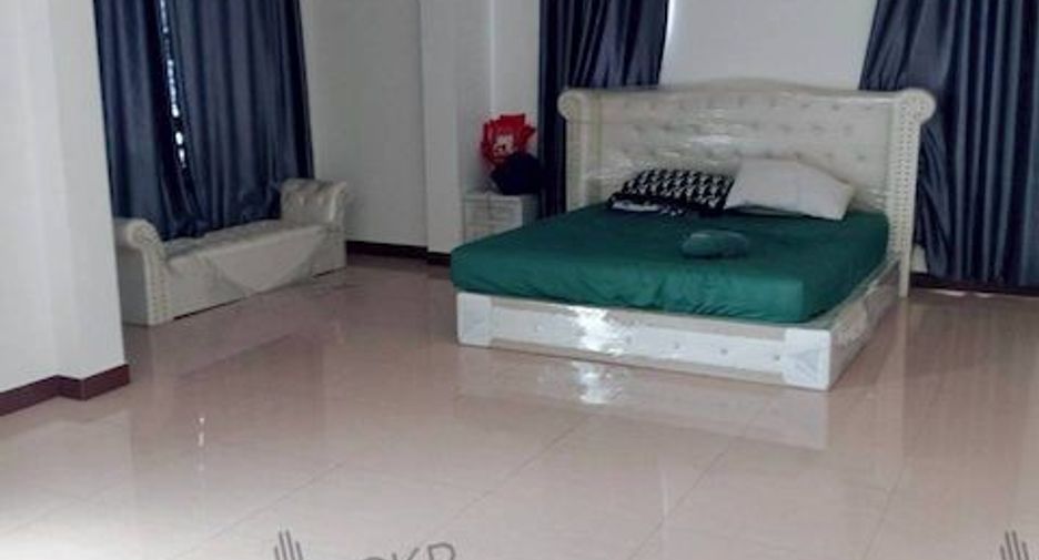 For sale 4 bedrooms house in Mueang Samut Sakhon, Samut Sakhon