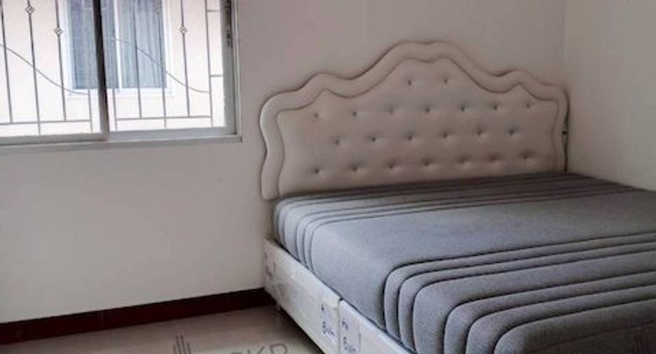 For sale 4 bedrooms house in Mueang Samut Sakhon, Samut Sakhon