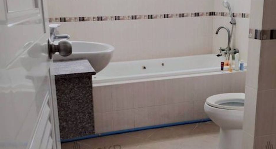 For sale 4 bedrooms house in Mueang Samut Sakhon, Samut Sakhon