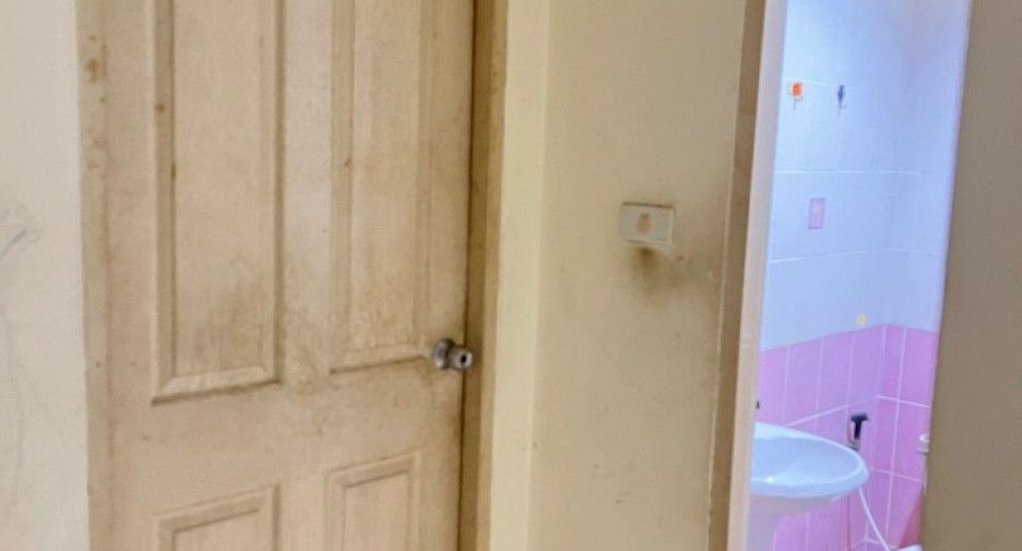 For sale 3 bedrooms townhouse in Nakhon Chai Si, Nakhon Pathom