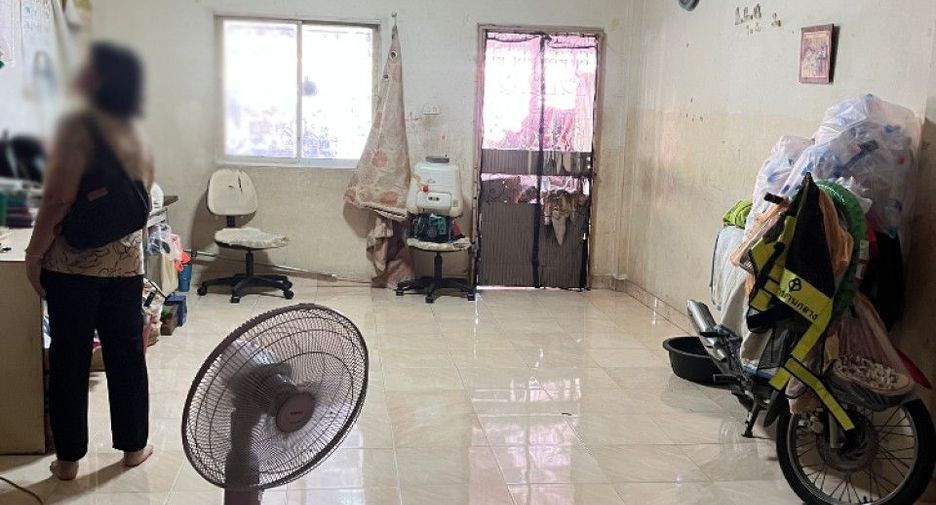 For sale 3 bedrooms townhouse in Nakhon Chai Si, Nakhon Pathom