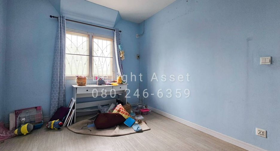For sale 2 bedrooms townhouse in Mueang Pathum Thani, Pathum Thani