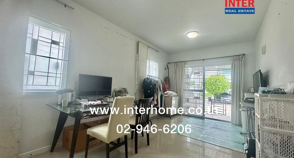 For sale 3 ベッドルーム townhouse in Bang Khun Thian, Bangkok