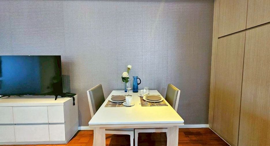 For rent 1 bed serviced apartment in Khlong Toei, Bangkok