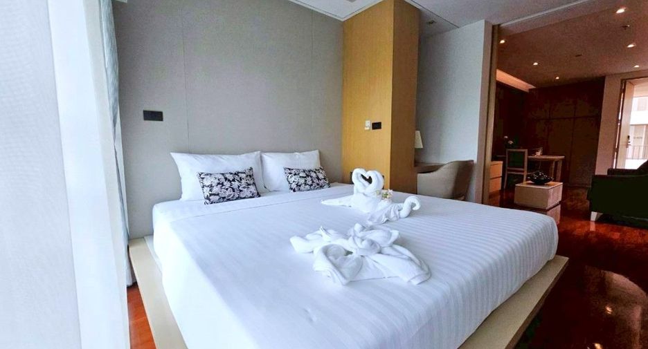 For rent 1 bed serviced apartment in Khlong Toei, Bangkok