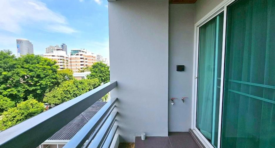 For rent 1 bed serviced apartment in Khlong Toei, Bangkok