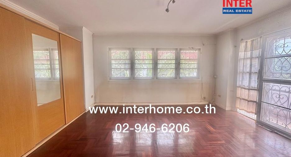 For sale 5 ベッドルーム house in Nakhon Chai Si, Nakhon Pathom