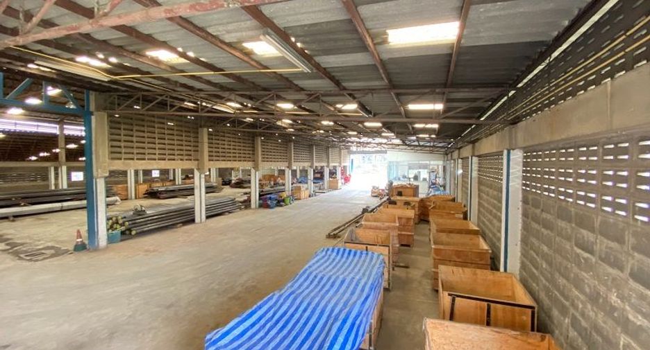 For rent 4 bedrooms warehouse in Phra Pradaeng, Samut Prakan