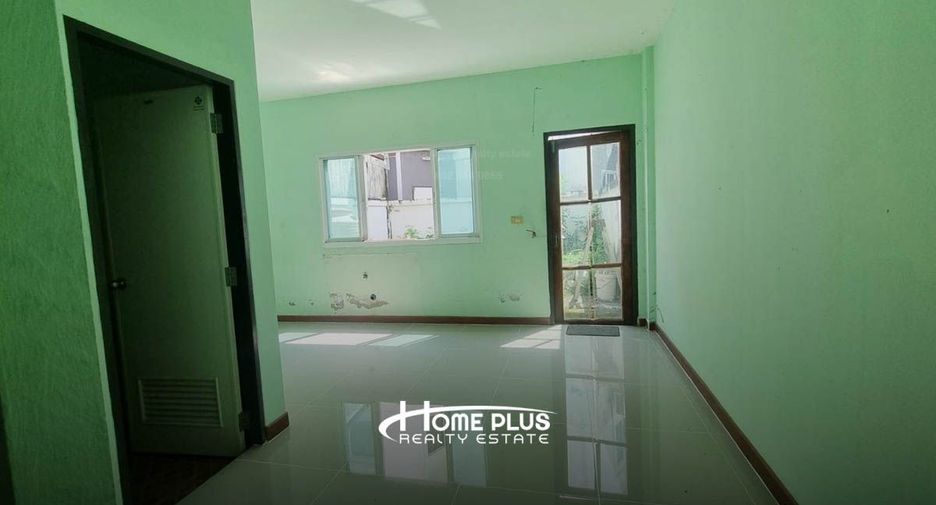 For sale 3 bedrooms townhouse in Sai Mai, Bangkok