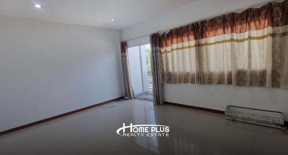 For sale 3 bedrooms townhouse in Sai Mai, Bangkok