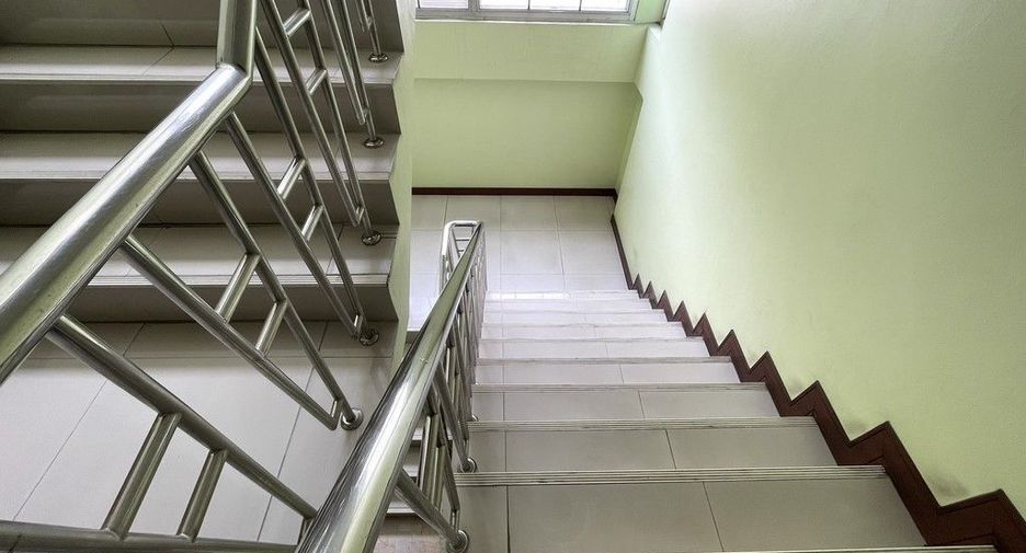 À vendre 58 chambres appartement avec services à Bang Kapi, Bangkok