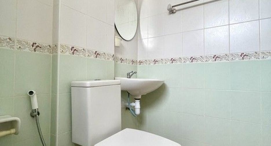 À vendre 58 chambres appartement avec services à Bang Kapi, Bangkok