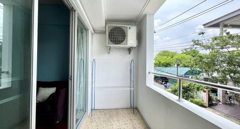À vendre 58 chambres appartement avec services à Bang Kapi, Bangkok