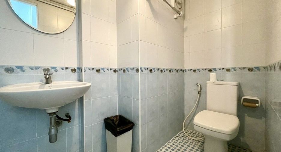 À vendre 58 chambres appartement avec services à Bang Kapi, Bangkok