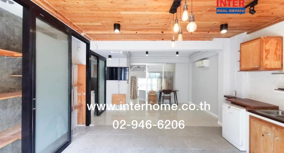 出售 4 卧室 联排别墅 在 Bang Kruai, Nonthaburi