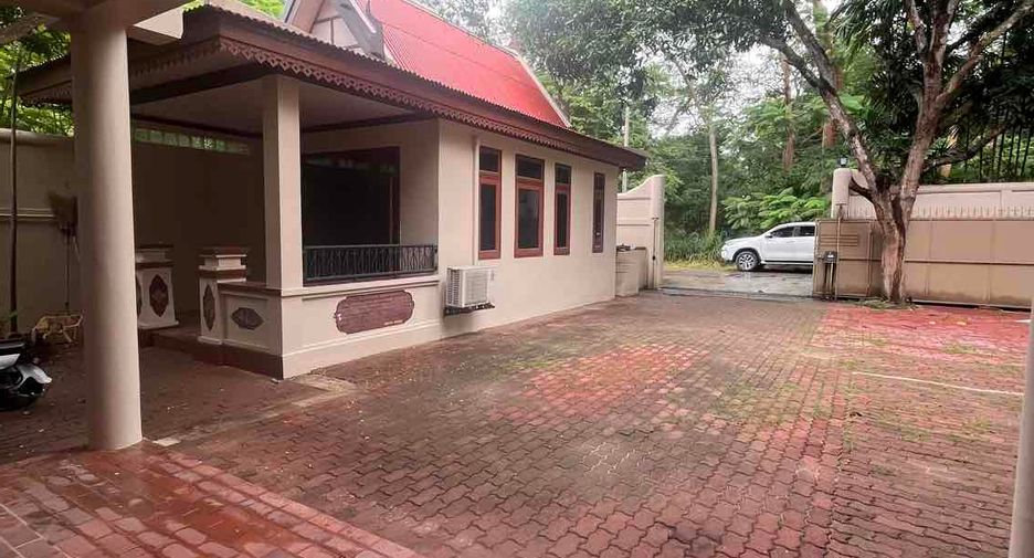 À louer 5 chambres maison à Sattahip, Chonburi